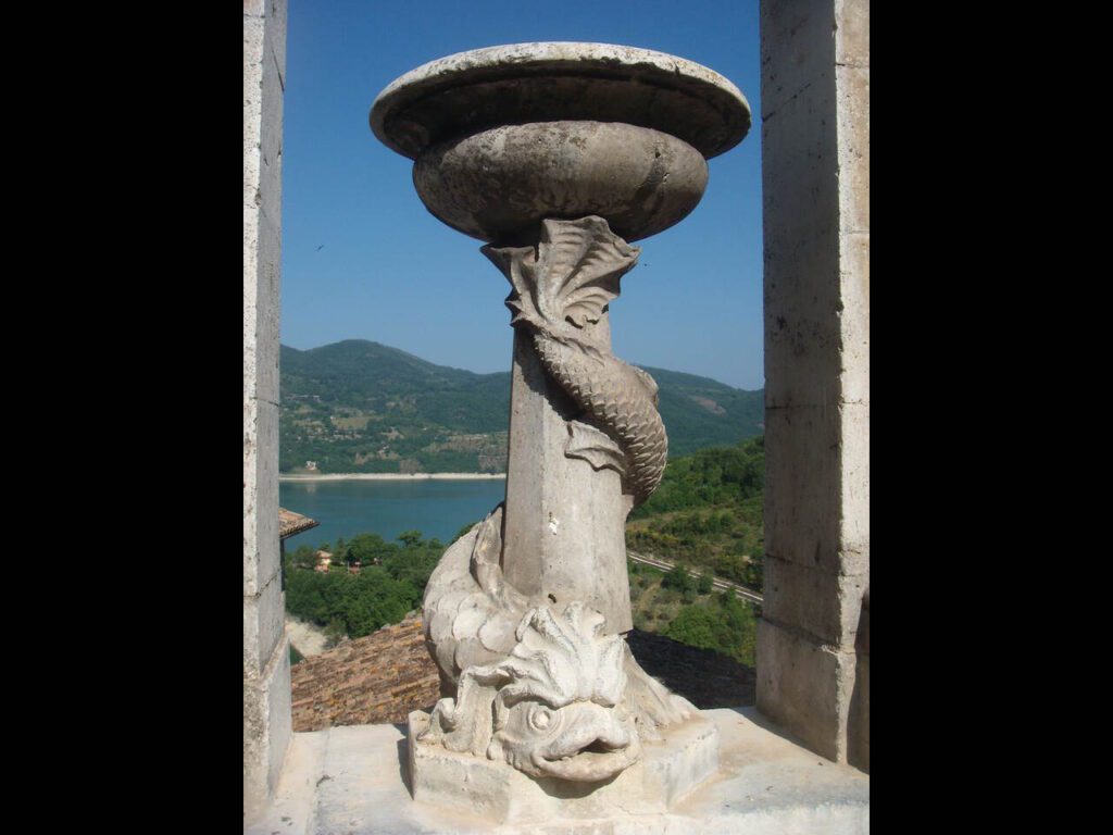 TAPPA 7-CASTEL DI TORA Fontana del Tritone - Foto di Simone Frignani