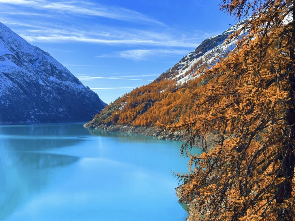 aosta valley place moulin lake