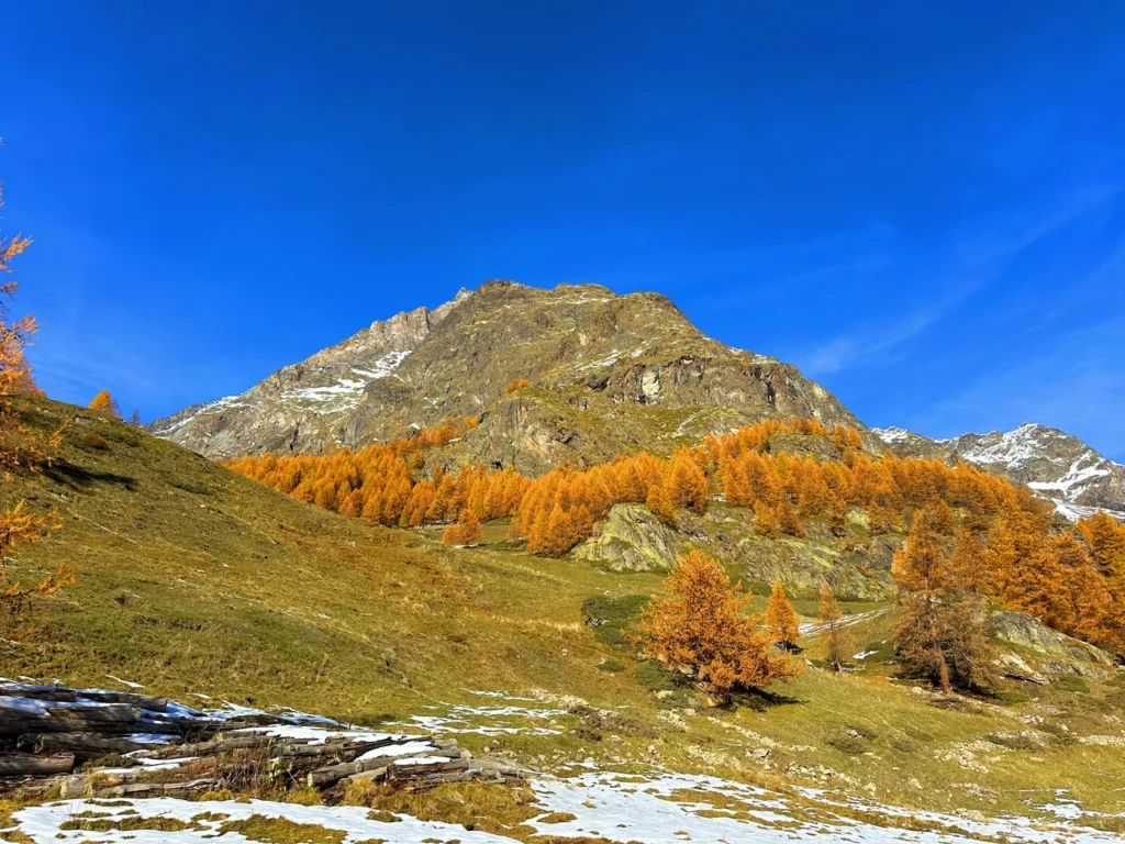 aosta valley place moulin lake